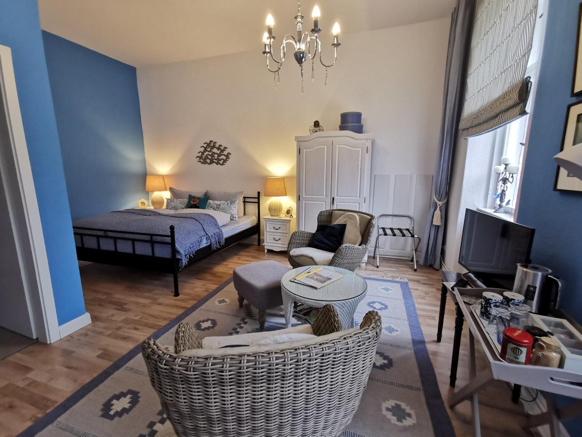 Bed&Breakfast Wagner "Im Alten Pfarrhaus" Neuruppin Exterior photo